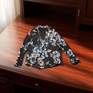 WHITE HOUSE BLACK MARKET Black Floral Shirt. Size 4.Excellent Condition!